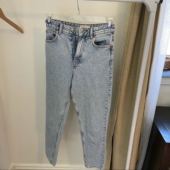 Zara Straight Leg alight Wash Jeans - Picture 3 of 7